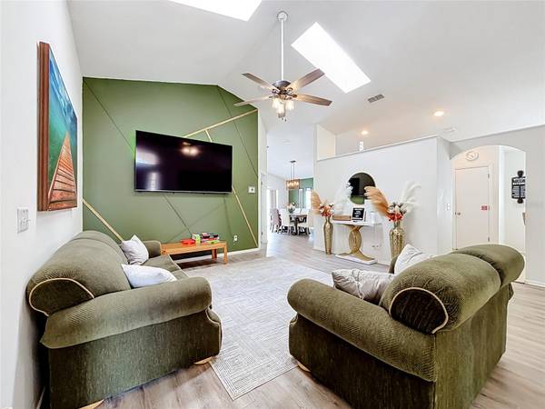 121 BLOOMINGDALE DR, Davenport, FL 33897