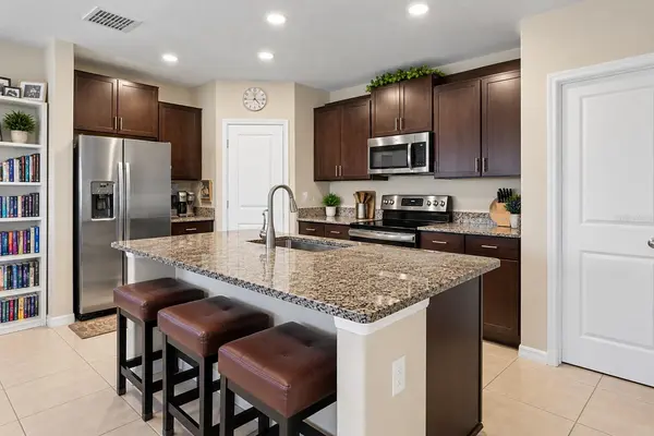 3166 OYSTER COVE ST, Wimauma, FL 33598