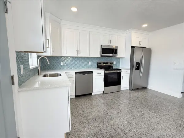 119 147TH AVE E #B, Madeira Beach, FL 33708