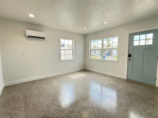 119 147TH AVE E #B, Madeira Beach, FL 33708