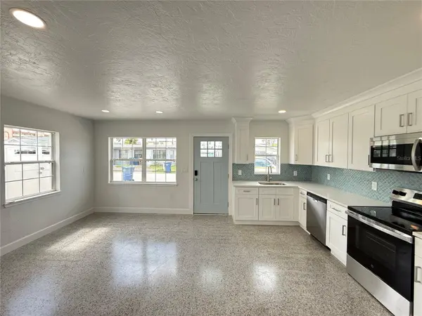 119 147TH AVE E #B, Madeira Beach, FL 33708