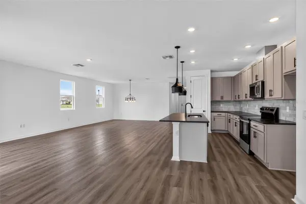 30134 EMERALD FOREST DR, Mount Dora, FL 32757