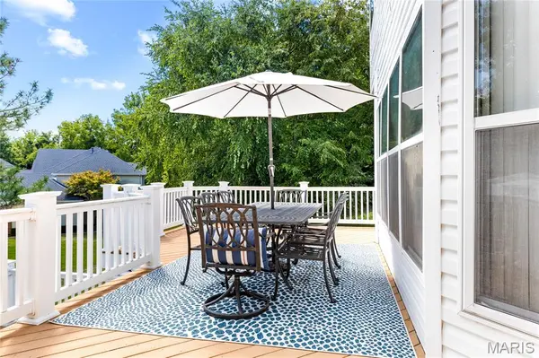 1015 Nooning Tree DR, Chesterfield, MO 63017
