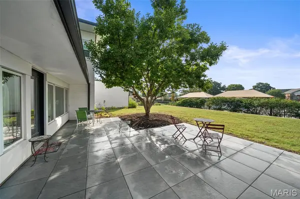 6005 Bishops PL, St Louis, MO 63109