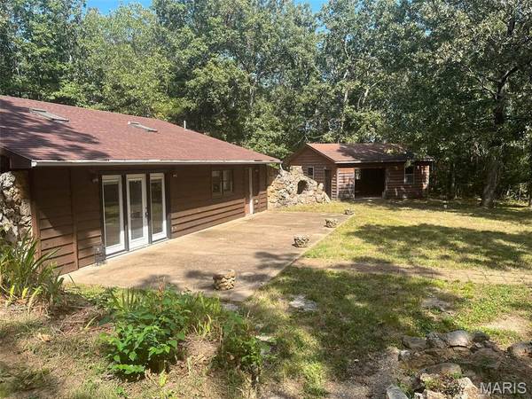 1289 Beamer LN, Cuba, MO 65453