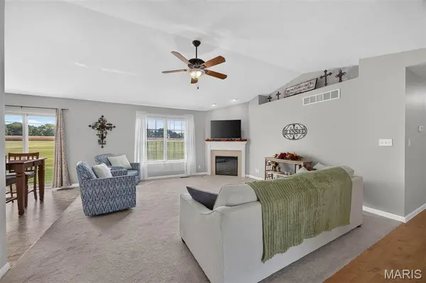 3428 Pierland DR, Pocahontas, IL 62249