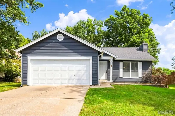 6 Queensboro DR, O'fallon, MO 63376