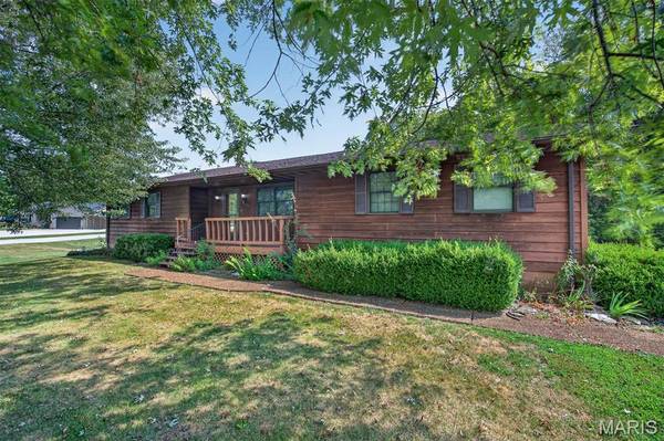 3486 Pierland DR, Pocahontas, IL 62275