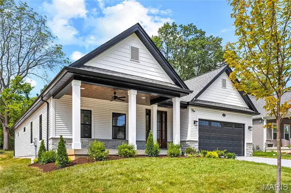 443 Landscape CT, Webster Groves, MO 63119