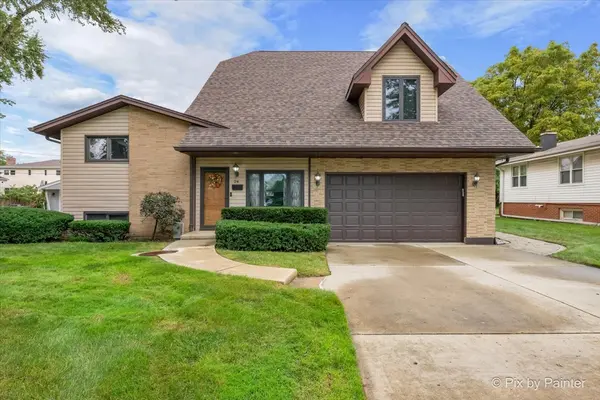24 W Devon AVE, Roselle, IL 60172