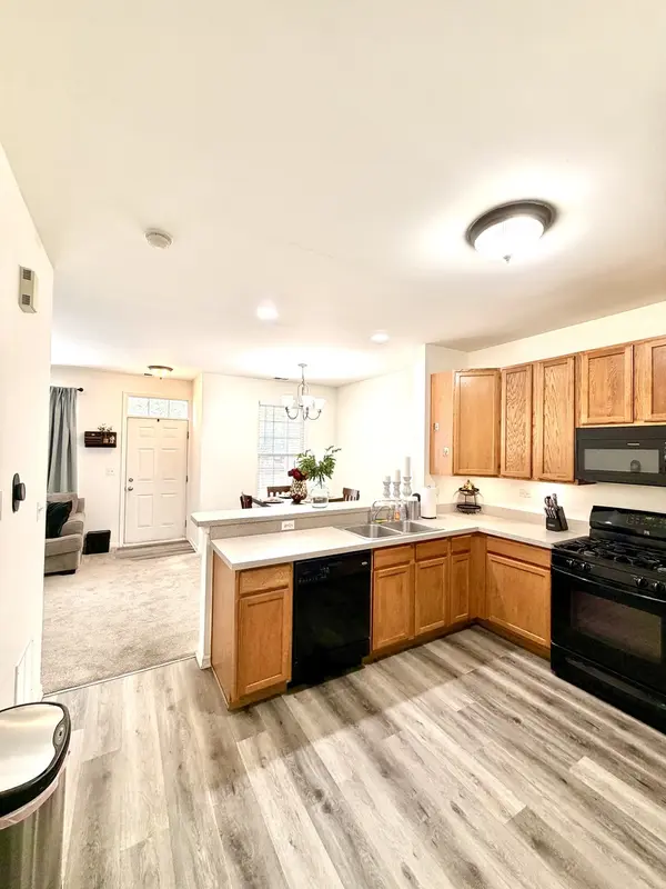 185 Springbrook TRL S, Oswego, IL 60543