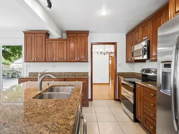 1301 W 54th ST, La Grange Highlands, IL 60525