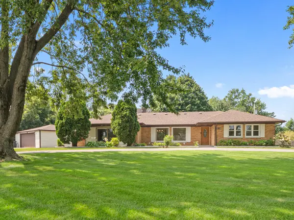 1301 W 54th ST, La Grange Highlands, IL 60525