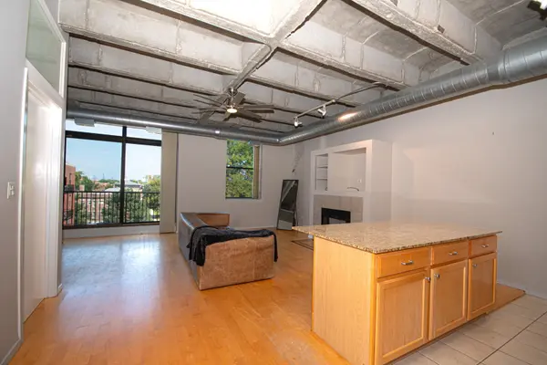 5200 S Ellis AVE #402, Chicago, IL 60615