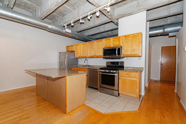 5200 S Ellis AVE #402, Chicago, IL 60615