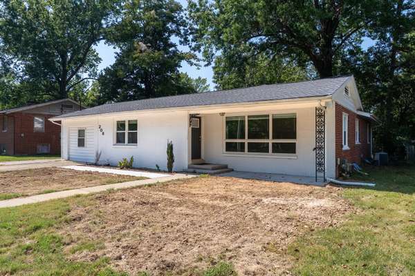 208 S Pine LN, Carbondale, IL 62901