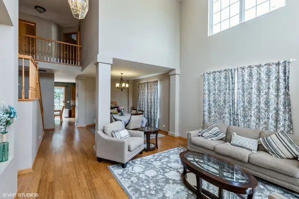 4 LITCHFIELD CT, Lake In The Hills, IL 60156