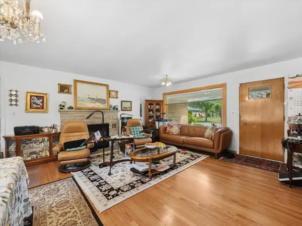 330 Cornell AVE, Des Plaines, IL 60016