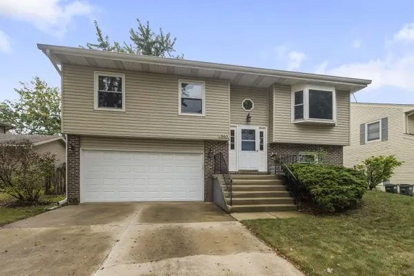 1965 Crescent LN, Hoffman Estates, IL 60169