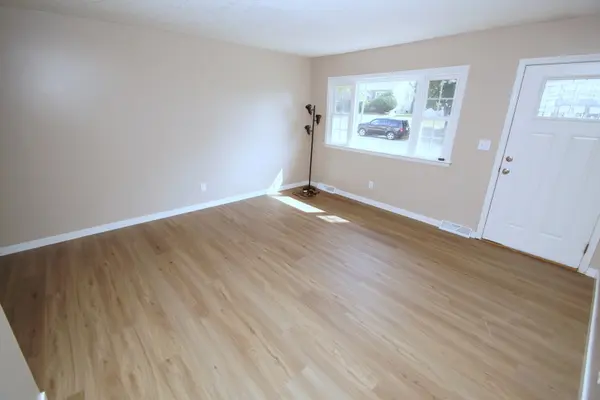 2902 MAGNOLIA DR, Bettendorf, IA 52722