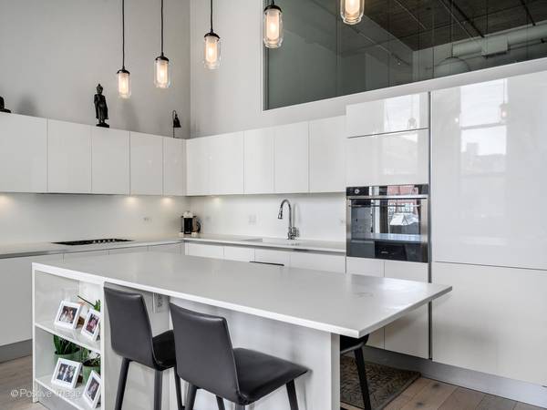 758 N Larrabee ST #523, Chicago, IL 60654