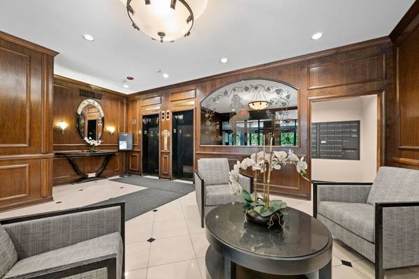 2100 N Lincoln Park West #3ES, Chicago, IL 60614