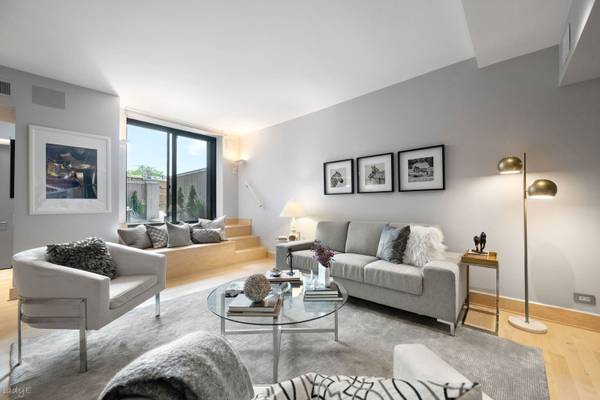 2100 N Lincoln Park West #3ES, Chicago, IL 60614