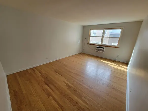 6440 N Richmond ST #1B, Chicago, IL 60645