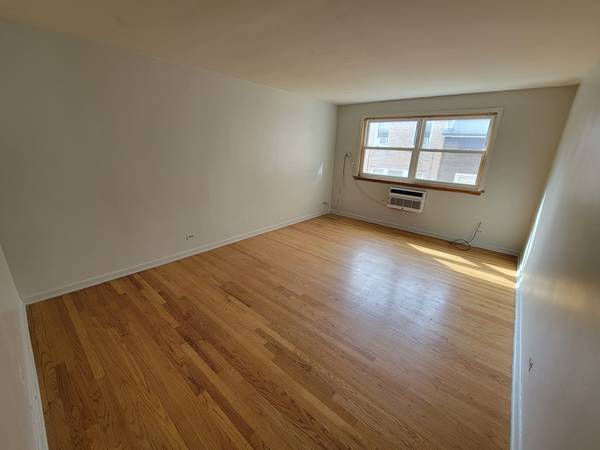 6440 N Richmond ST #1B, Chicago, IL 60645