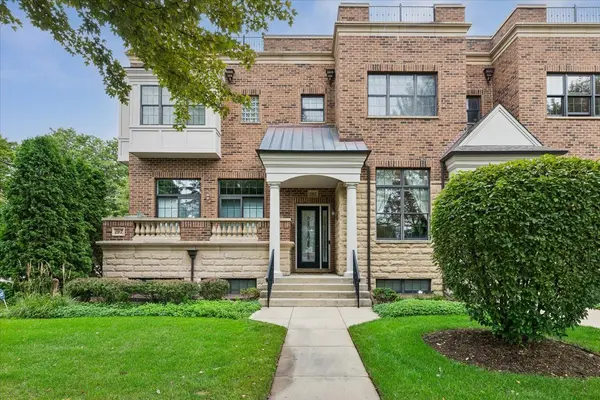 195 N Hickory AVE, Arlington Heights, IL 60004
