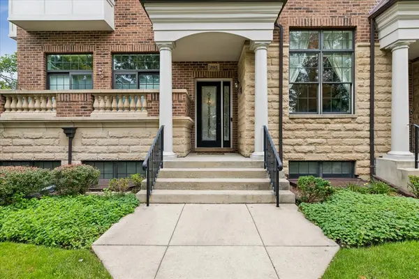 195 N Hickory AVE, Arlington Heights, IL 60004