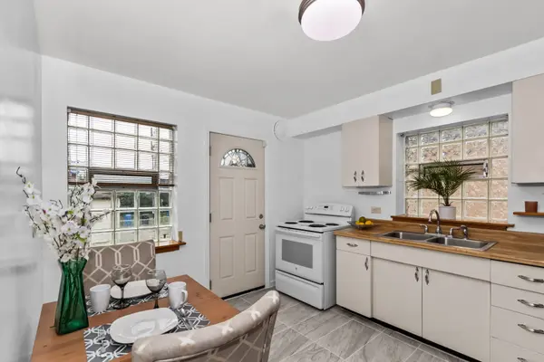 327 E 82nd ST, Chicago, IL 60619