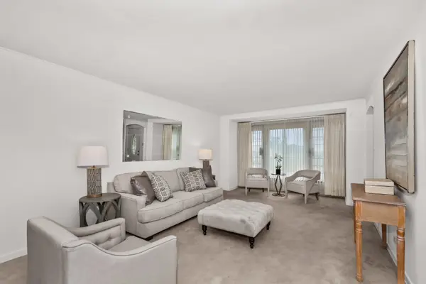 327 E 82nd ST, Chicago, IL 60619