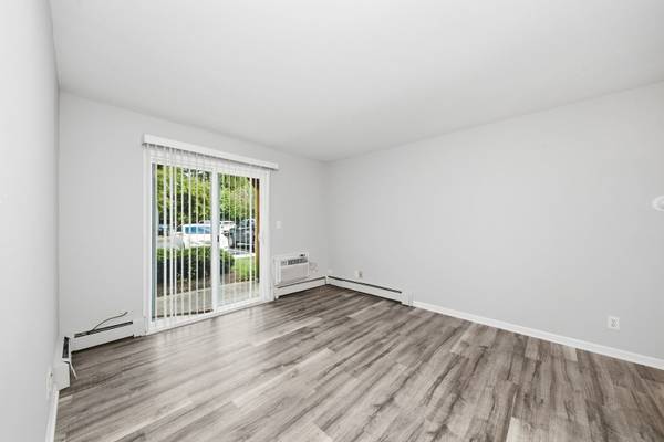 2300 Light RD #105, Oswego, IL 60543