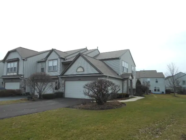 3289 Cremin LN, Aurora, IL 60502