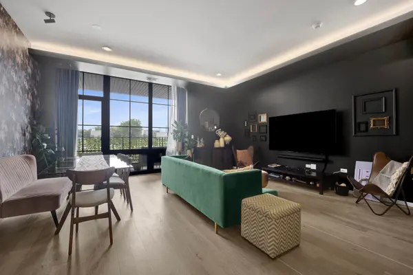522 N Western AVE #303, Chicago, IL 60612