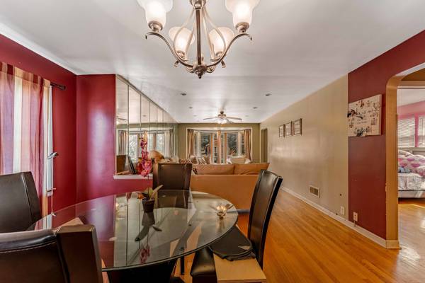 8800 S Merrill AVE, Chicago, IL 60617