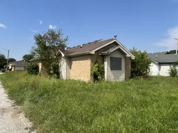 16051 Gauger AVE, Harvey, IL 60426