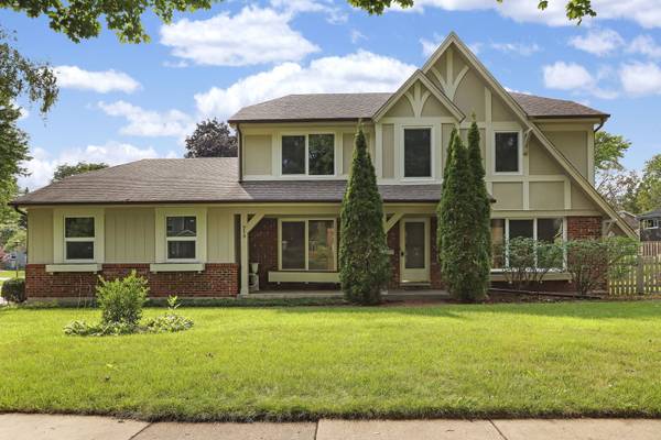 713 Dawes ST, Libertyville, IL 60048