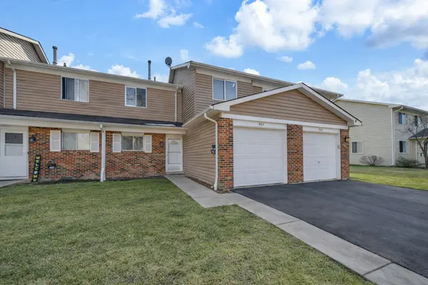 454 Esselen CT, Carol Stream, IL 60188