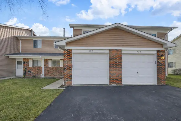454 Esselen CT, Carol Stream, IL 60188
