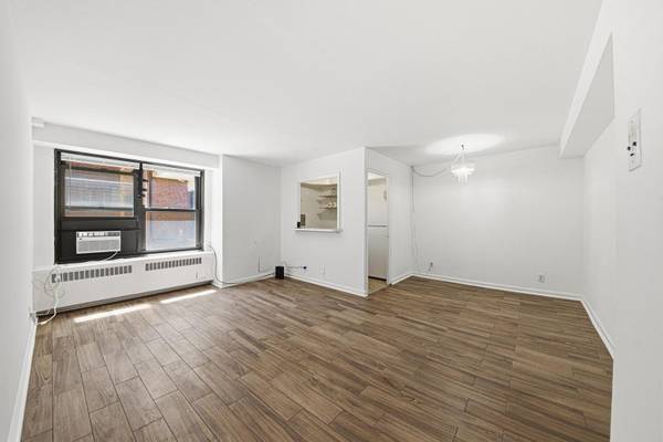 6118 N Sheridan RD #106, Chicago, IL 60660