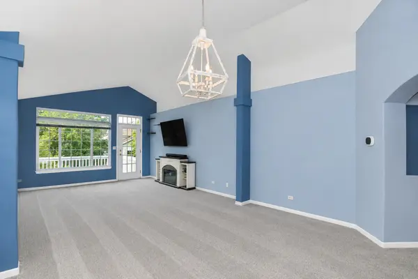 31802 Mccormick LN #31802, Warrenville, IL 60555