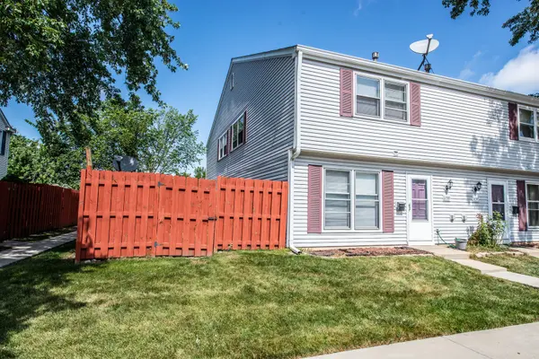 1799 Jamestown CIR, Hoffman Estates, IL 60169