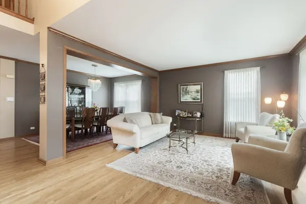 556 Prescott LN, Gurnee, IL 60031