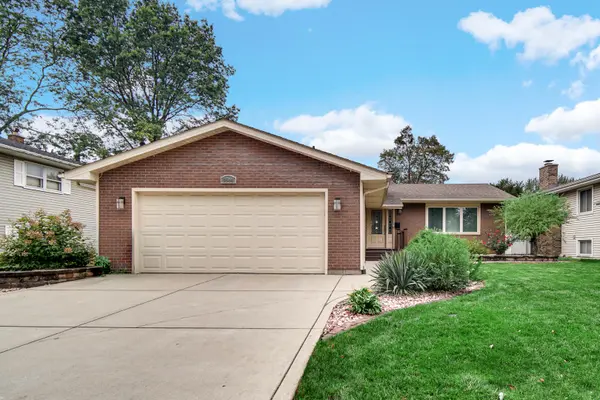 9544 Hawthorne DR, Munster, IN 46321