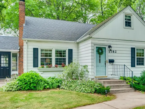 1782 Holton ST, Falcon Heights, MN 55113