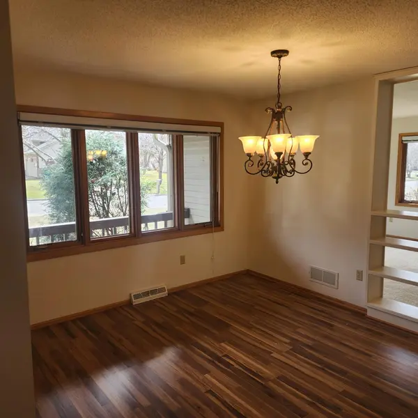 511 Upland AVE NW, Elk River, MN 55330