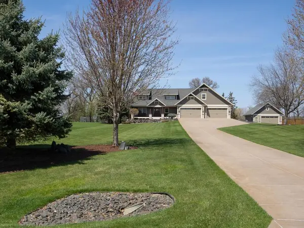 25152 Firefly AVE, Wyoming, MN 55092