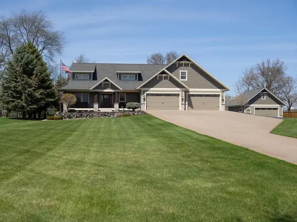 25152 Firefly AVE, Wyoming, MN 55092